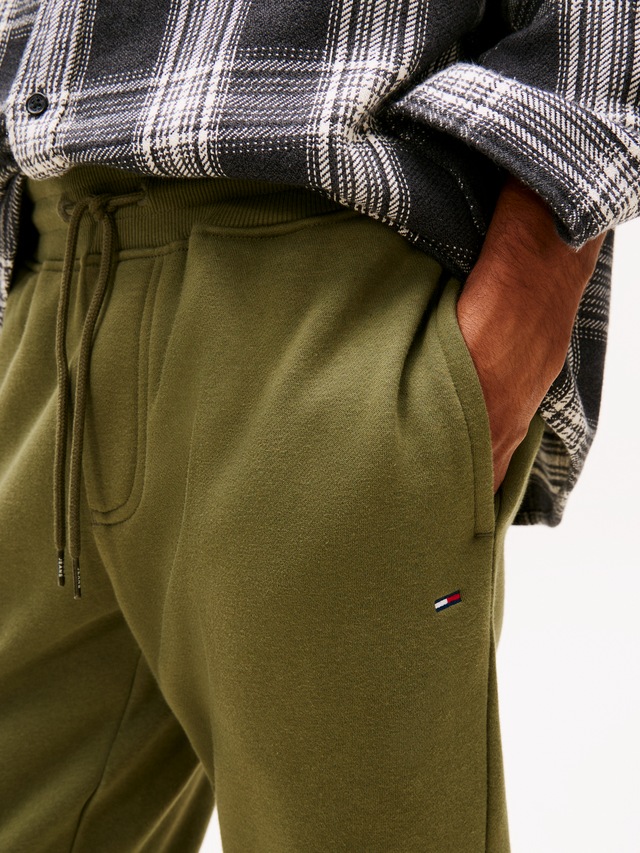 Tommy Jeans Sweathose »TJM SLIM S FLAG SWEATPANT« Mit Kordelzug