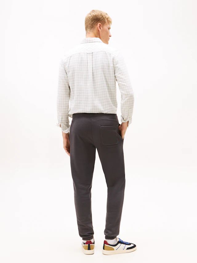 Tommy Jeans Sweathose »TJM SLIM S FLAG SWEATPANT« Mit Kordelzug