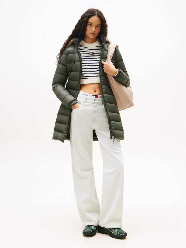 Tommy Jeans Steppmantel »TJW ESSENTIAL HOODED DOWN COAT« mit Fellimitat, Logostickerei