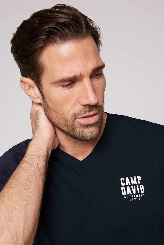 CAMP DAVID V-Shirt mit V-Ausschnitt, mit Logo-Print