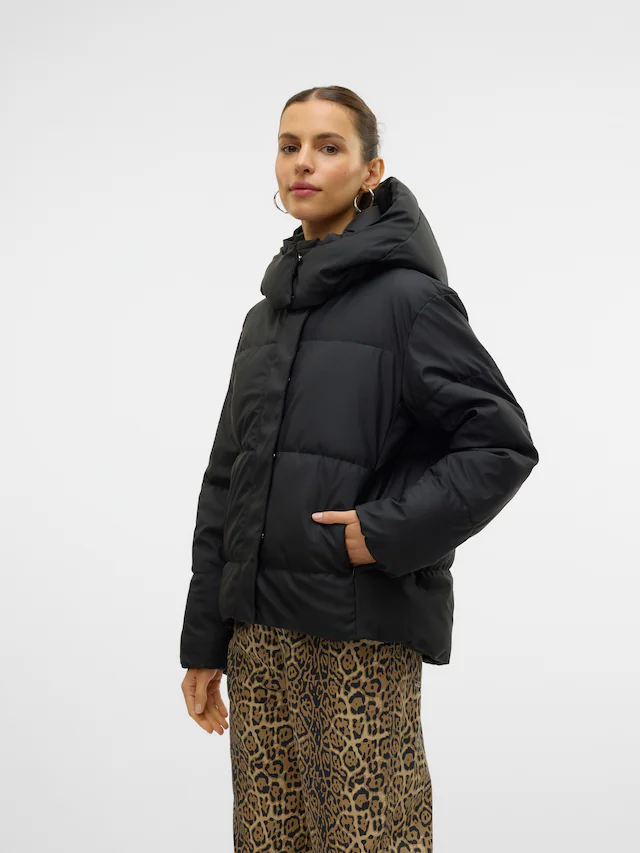 Vero Moda Steppjacke »VMGRETAKYLIE SHORT COATED JACKET NOOS« mit Kapuze Lederimitat