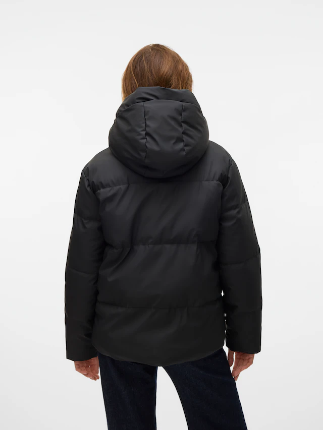 Vero Moda Steppjacke »VMGRETAKYLIE SHORT COATED JACKET NOOS« mit Kapuze Lederimitat