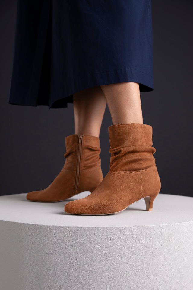 Aniston SHOES Stiefelette Ankleboots mit slouchy Schaft und Reißverschluss