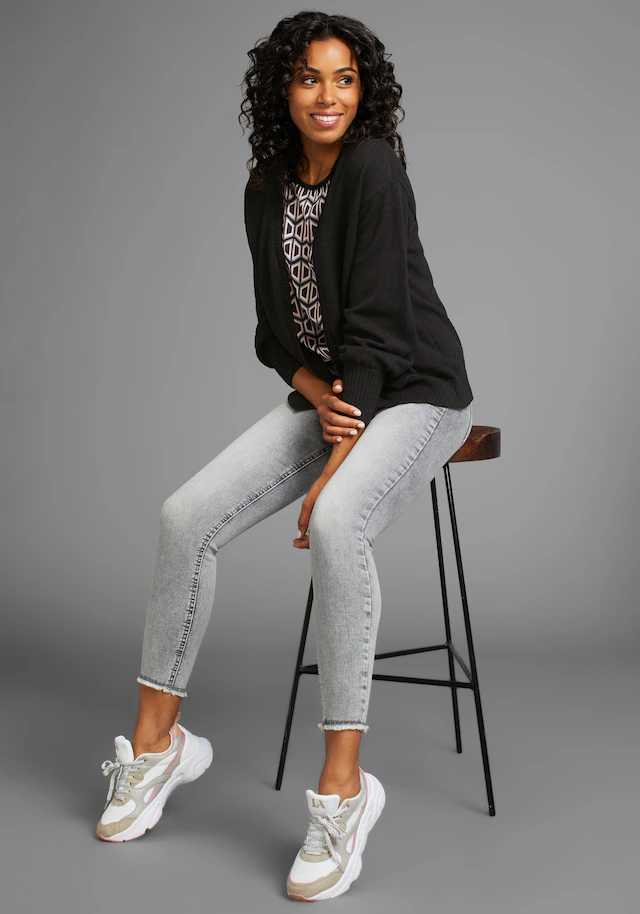 Laura Scott Shirtbluse »im Materialmix mit Satin, verschiedene Muster für jeden Geschmack,« femininer Stil, Rundhalsausschnitt, lockere Passform