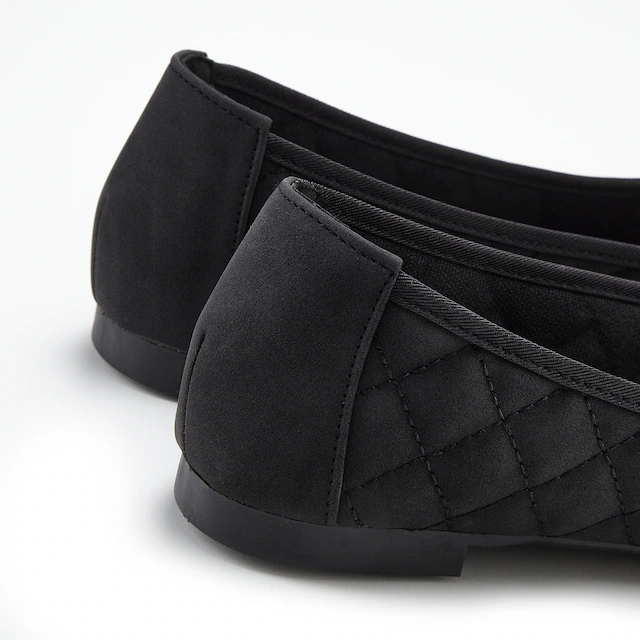 LASCANA Ballerina »Slipper, Schlüpfschuh, Freizeitschuh, Slip-On-Sneaker,« mit eleganter Schleifenapplikation VEGAN