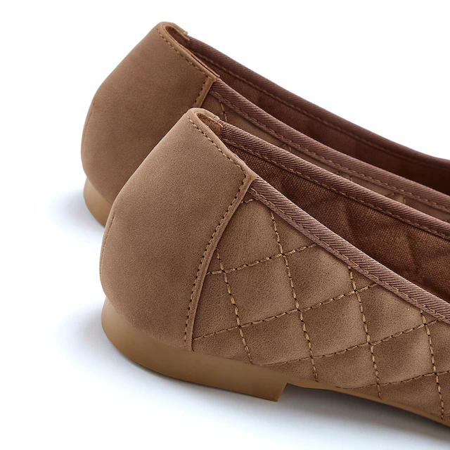 LASCANA Ballerina »Slipper, Schlüpfschuh, Freizeitschuh, Slip-On-Sneaker,« mit eleganter Schleifenapplikation VEGAN