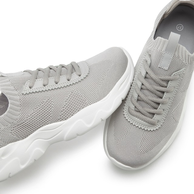 LASCANA ACTIVE Sneaker »Turnschuhe,« ultraleicht und bequem zum Reinschlüpfen mit Zierschnürung VEGAN