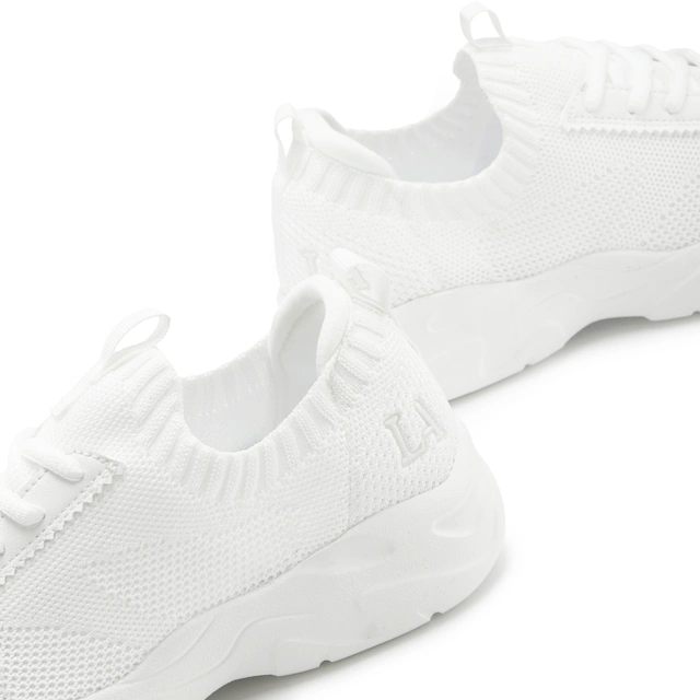 LASCANA ACTIVE Sneaker »Turnschuhe,« ultraleicht und bequem zum Reinschlüpfen mit Zierschnürung VEGAN