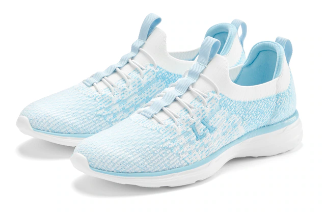 LASCANA Sneaker »Slipper, Halbschuh, Turnschuhe, Slip-On-Sneaker,« bequem zum Reinschlüpfen mit elastischen Schnürbändern Unisex VEGAN