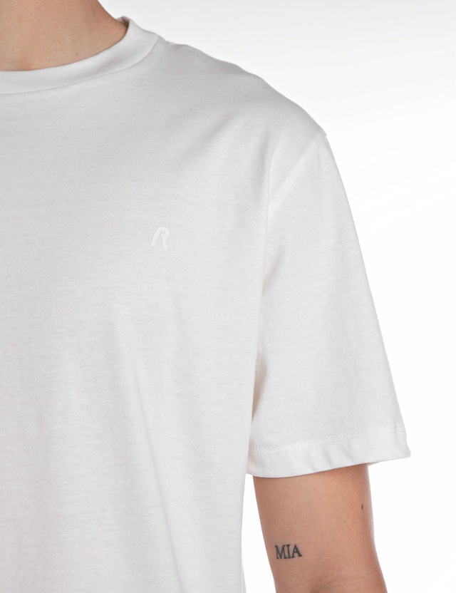 Replay T-Shirt »mit Logostickerei auf der Brust«