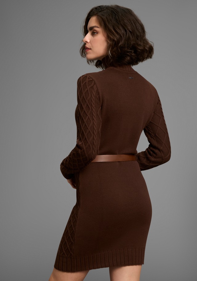Laura Scott Strickkleid mit Zopfstrickmuster und Stehkragen