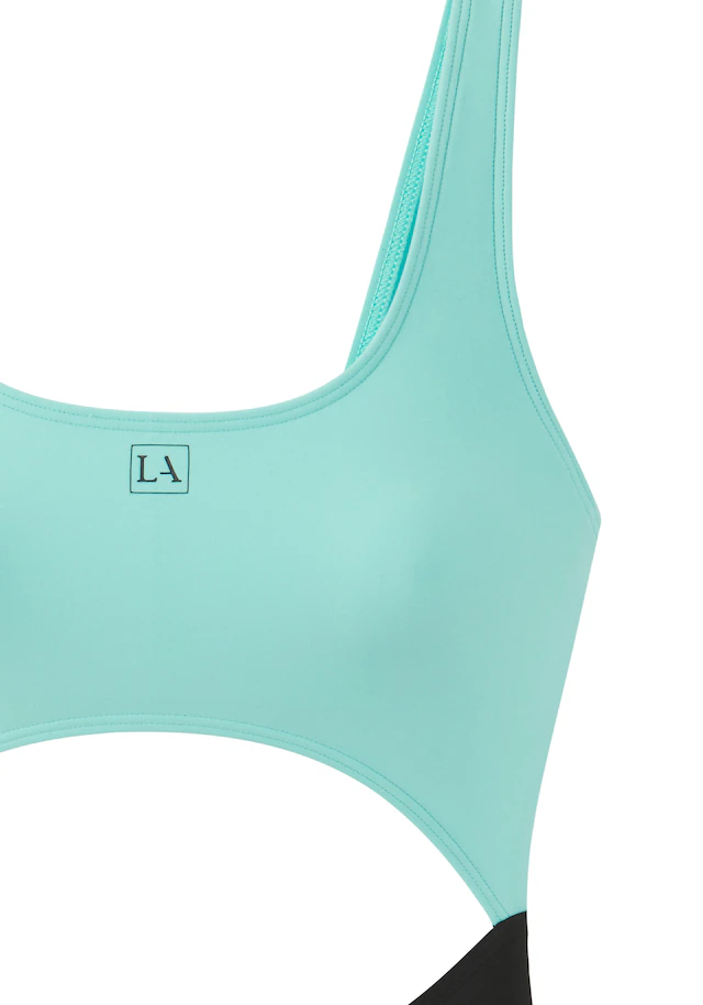 LASCANA ACTIVE Badeanzug mit modischem Cut-Out