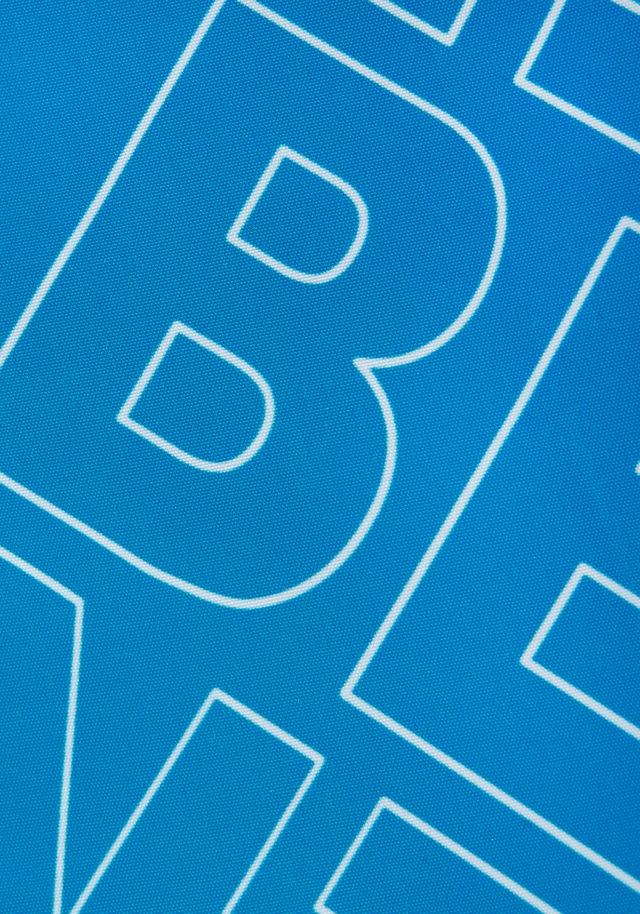 Bench. Badehose mit modernem Logoschriftzug