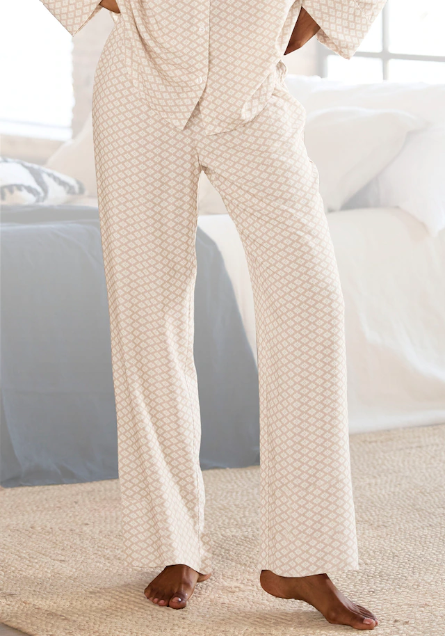 LASCANA Pyjamahose mit edlem Allover-Muster