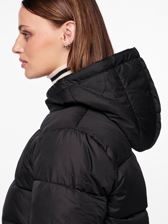 pieces Steppjacke »PCBEE NEW SHORT PUFFER JACKET NOOS BC« mit Kapuze Kunstfaser
