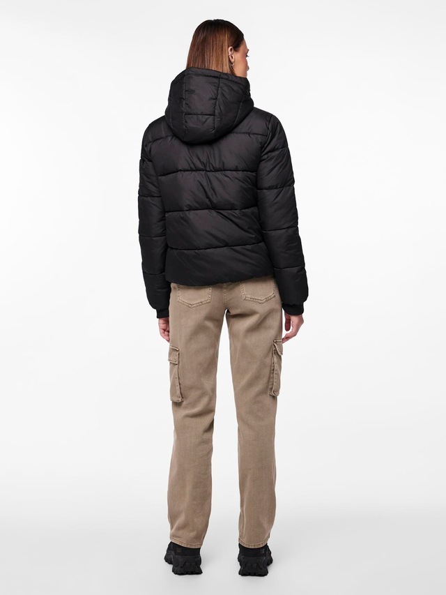 pieces Steppjacke »PCBEE NEW SHORT PUFFER JACKET NOOS BC« mit Kapuze Kunstfaser