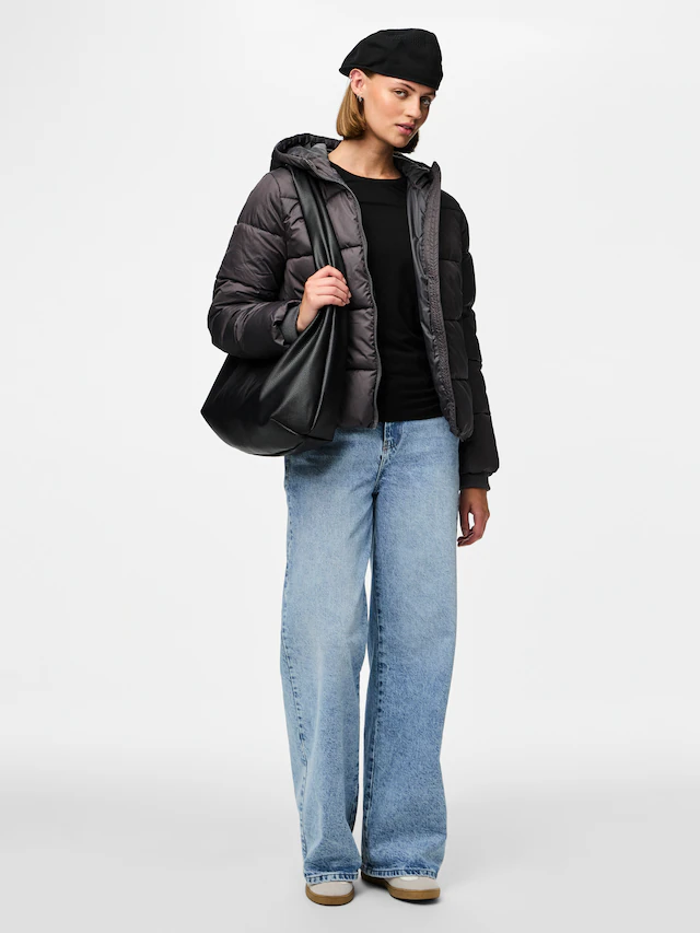 pieces Steppjacke »PCBEE NEW SHORT PUFFER JACKET NOOS BC« mit Kapuze Kunstfaser