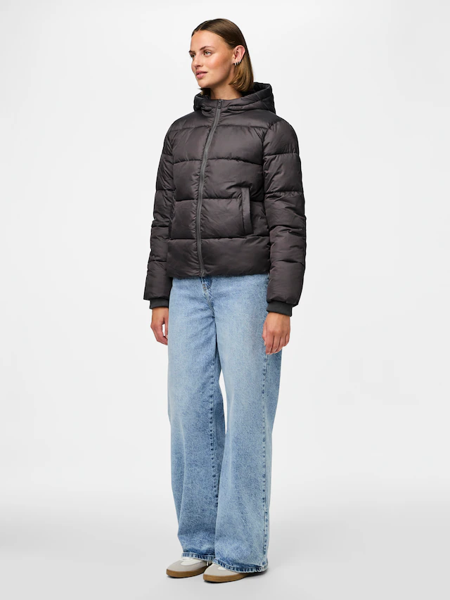 pieces Steppjacke »PCBEE NEW SHORT PUFFER JACKET NOOS BC« mit Kapuze Kunstfaser