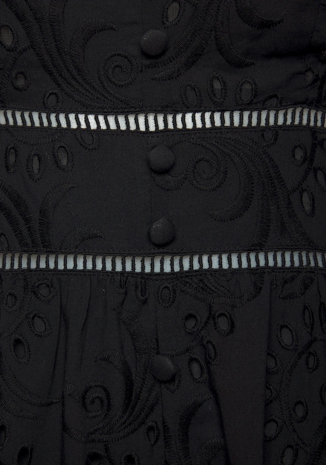 LASCANA Midikleid mit sommerlicher Lochstickerei