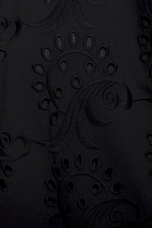 LASCANA Midikleid mit sommerlicher Lochstickerei