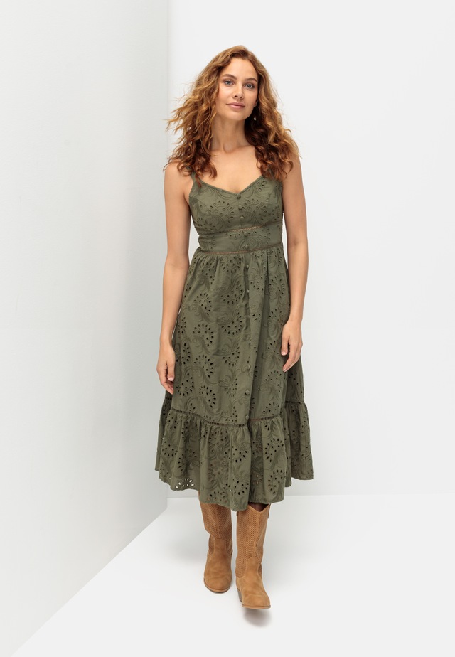 LASCANA Midikleid mit sommerlicher Lochstickerei