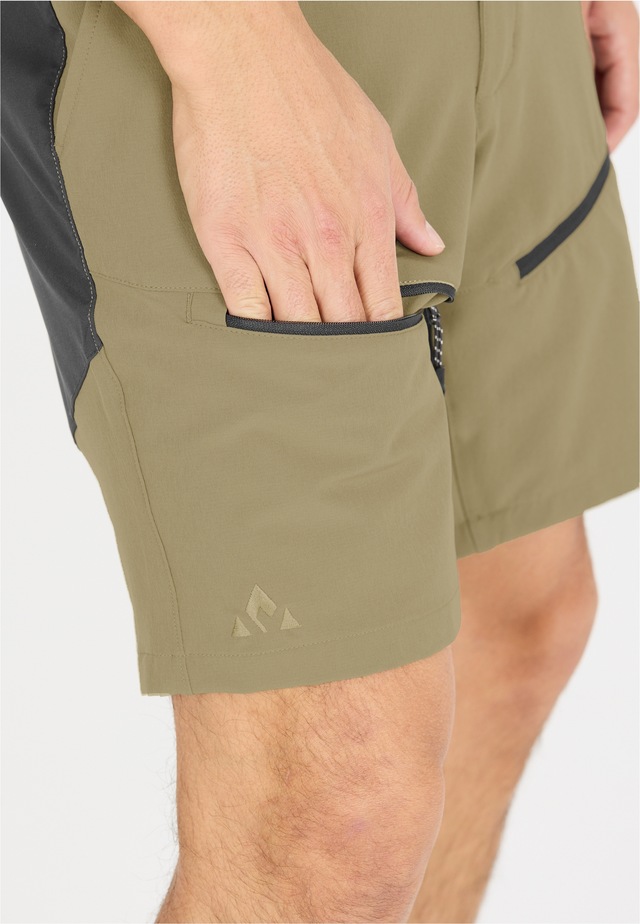 WHISTLER Shorts mit 4-Wege-Stretch-Material