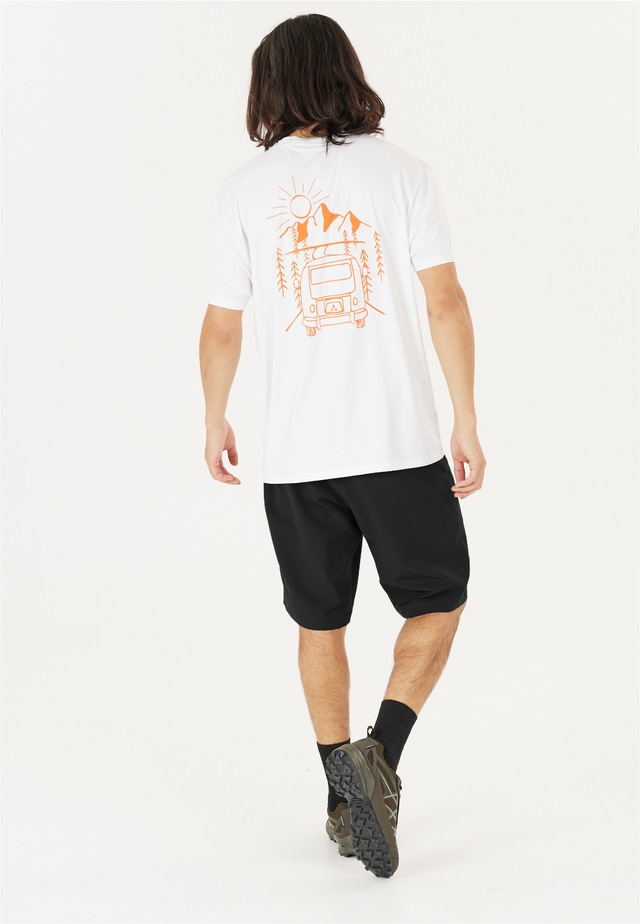WHISTLER Shorts »Gerd« in bequemer und dehnbarer Qualität