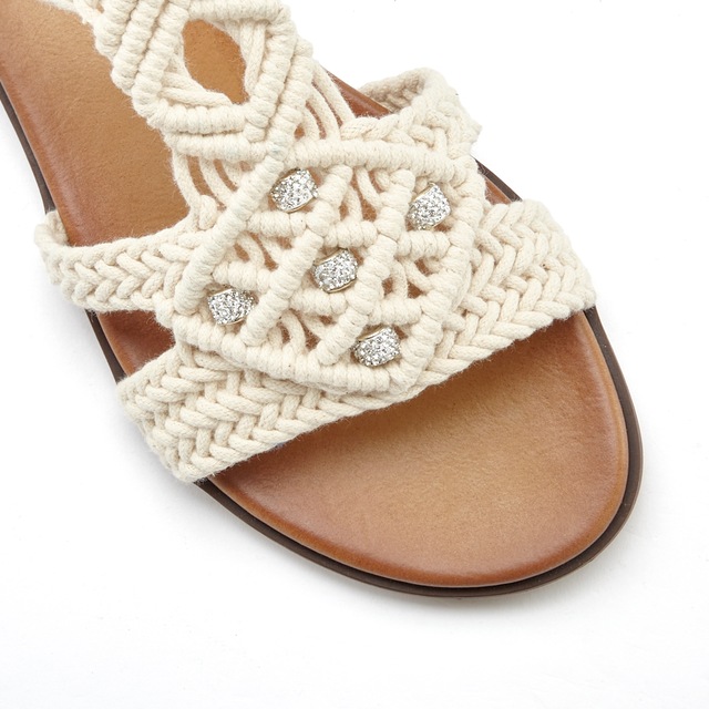LASCANA Sandale »Sommerschuh, offener Schuh, Pantolette,« in trendiger Häkeloptik, Glitzerdetails und elastischen Riemchen
