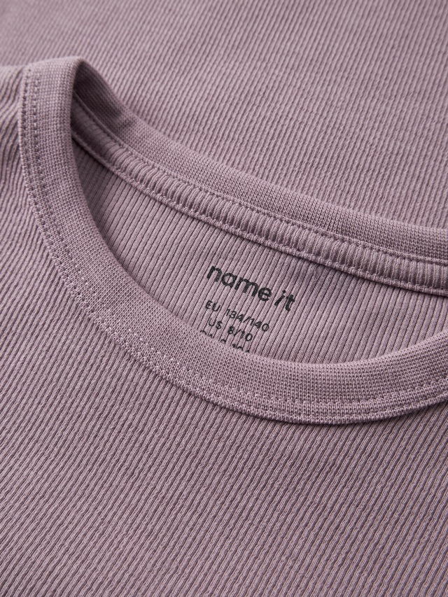 Name It Langarmshirt »NKFNAKAL LS TOP NOOS« in Basic-Form und leicht gerippter Qualität