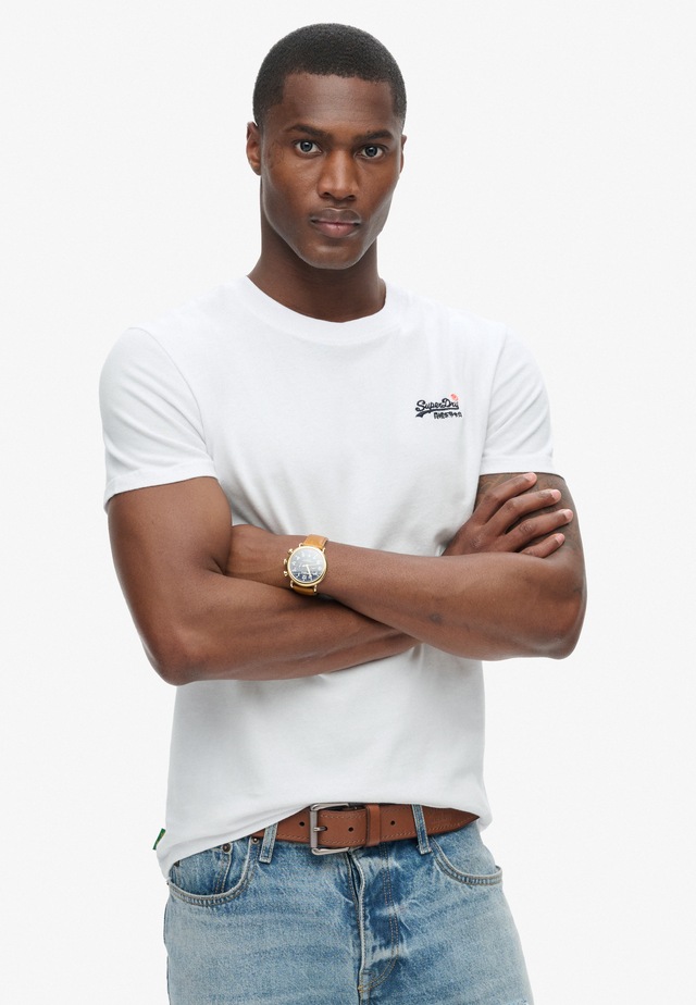 Superdry Rundhalsshirt »ESSENTIAL CONTRAST EMB TEE« Slim Fit, aus Baumwolle und Single Jersey, mit Print, pflegeleicht