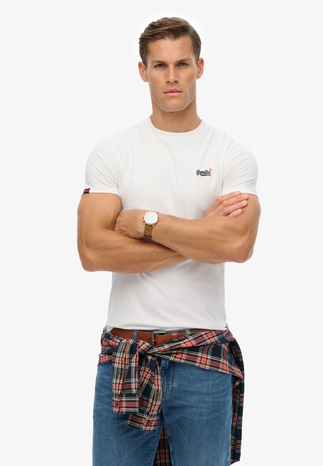 Superdry Rundhalsshirt »ESSENTIAL CONTRAST EMB TEE« Slim Fit, aus Baumwolle und Single Jersey, mit Print, pflegeleicht