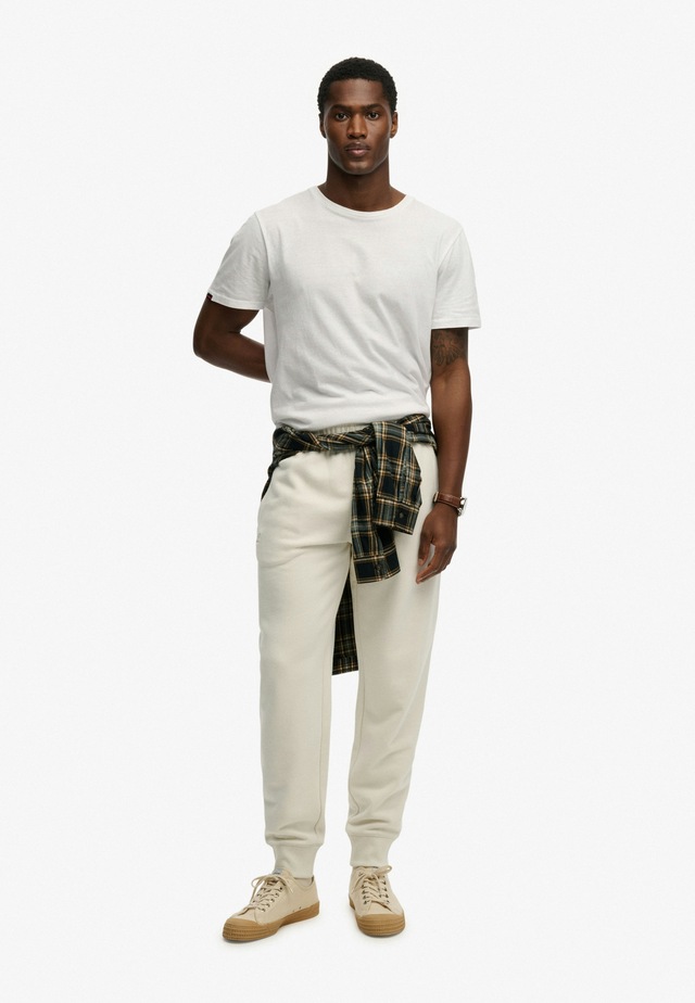 Superdry Sweathose »ESSENTIAL LOGO JOGGERS HB« aus Baumwollmischung, mit angerauter Sweatware, Relaxed Fit