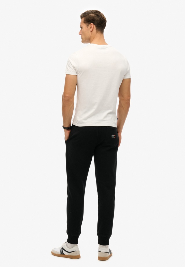 Superdry Sweathose »ESSENTIAL LOGO JOGGERS HB« aus Baumwollmischung, mit angerauter Sweatware, Relaxed Fit