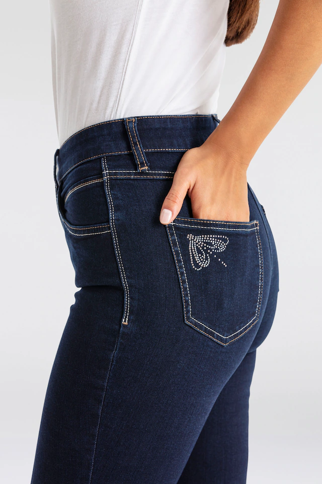 MAC Gerade Jeans »MELANIE dragon-fly« Dekoratibe Nietendetails auf der hinteren Tasche