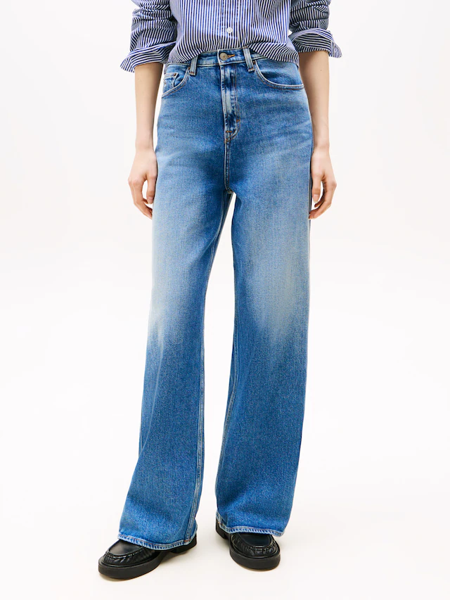 Tommy Jeans Weite Jeans »Claire High Rise« mit Logo-Badge