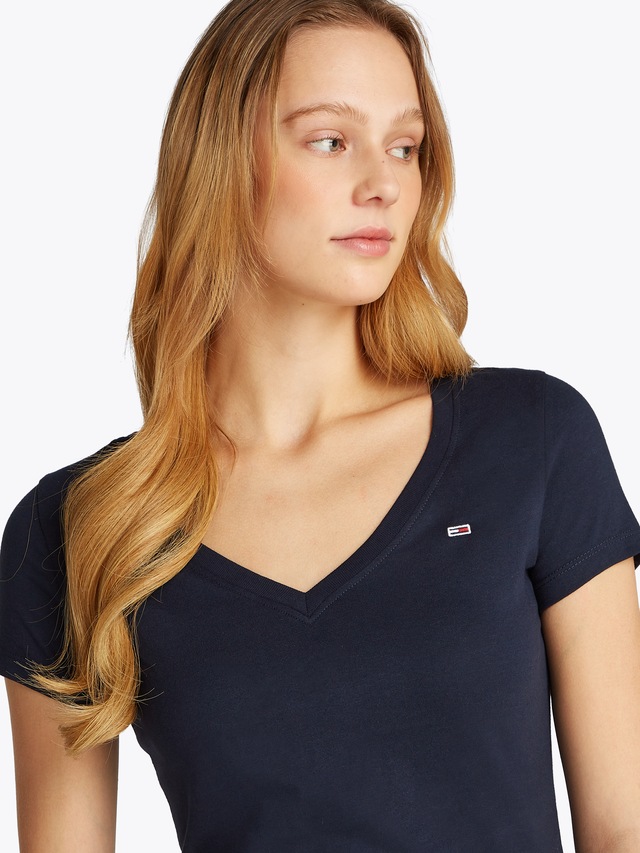 Tommy Jeans Kurzarmshirt »TJW SLIM V-NECK TEE« mit Logo-Stickerei