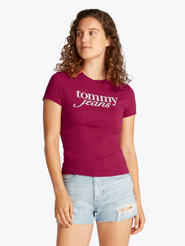 Tommy Jeans Curve Rundhalsshirt »Shirt TJW SLIM ESSENTIAL« in Großen Größen, Logo-Print auf Brusthöhe, mit Logostickerei
