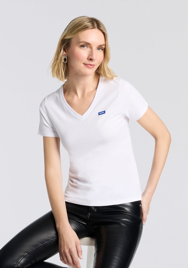 HUGO T-Shirt »Classic V« mit Logo, V-Ausschnitt