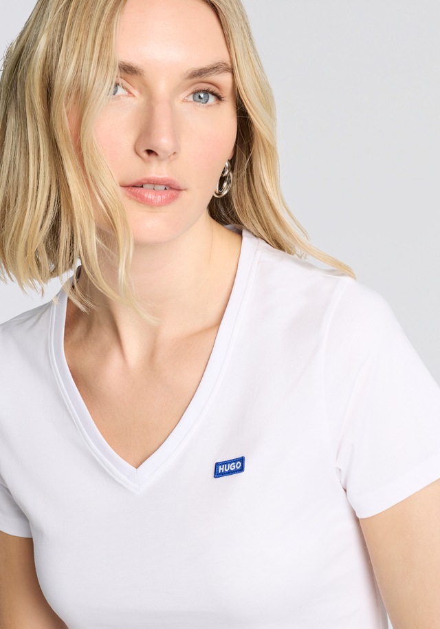 HUGO T-Shirt »Classic V« mit Logo, V-Ausschnitt