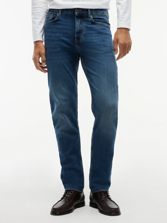 Tommy Hilfiger Slim-fit-Jeans »CORE BLEECKER« mit dezenter Waschung