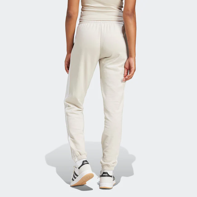 adidas Sportswear Sporthose »ESSENTIALS 3-STREIFEN FRENCH TERRY CUFFED« Reguläre Passform, mittelhoher Bund, weiches French Terry Material