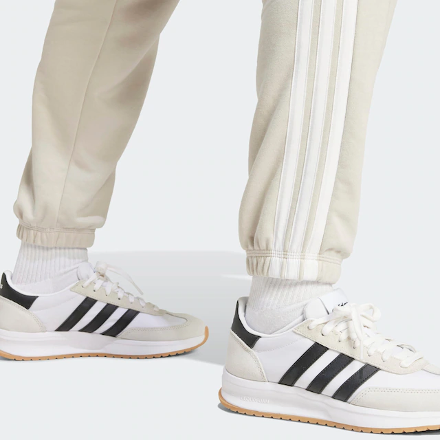 adidas Sportswear Sporthose »ESSENTIALS 3-STREIFEN FRENCH TERRY CUFFED« Reguläre Passform, mittelhoher Bund, weiches French Terry Material