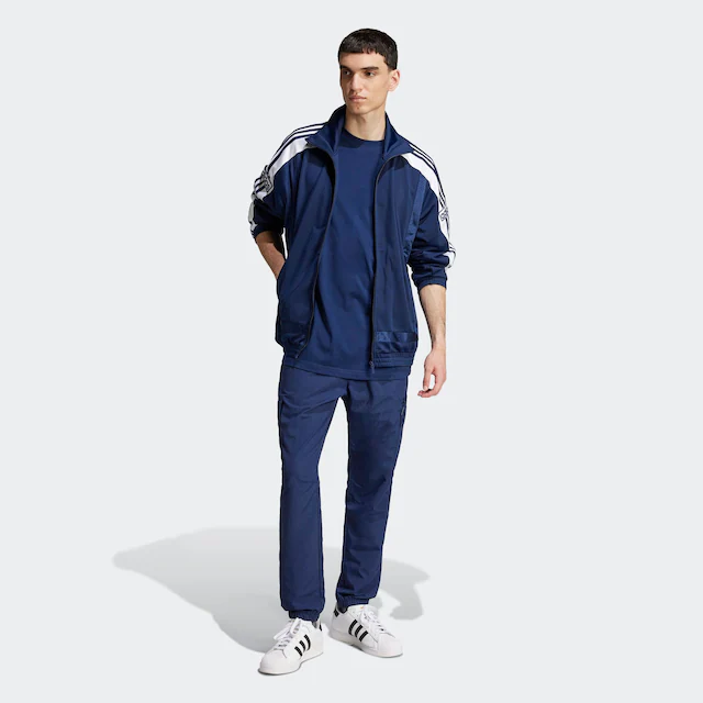 adidas Originals T-Shirt »TREFOIL ESSENTIALS« mit Trefoil Logo auf der Brust, Kurzarm, aus Baumwolljersey
