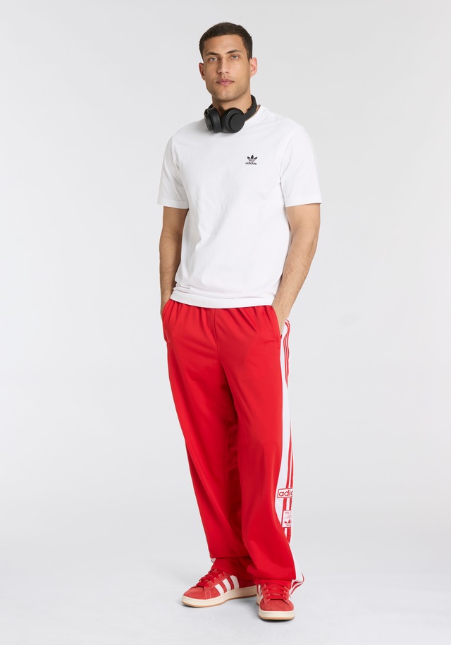 adidas Originals T-Shirt »TREFOIL ESSENTIALS« mit Trefoil Logo auf der Brust, Kurzarm, aus Baumwolljersey