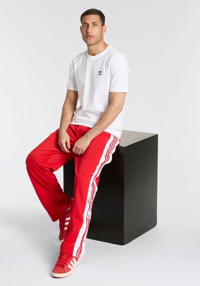 adidas Originals T-Shirt »TREFOIL ESSENTIALS« mit Trefoil Logo auf der Brust, Kurzarm, aus Baumwolljersey