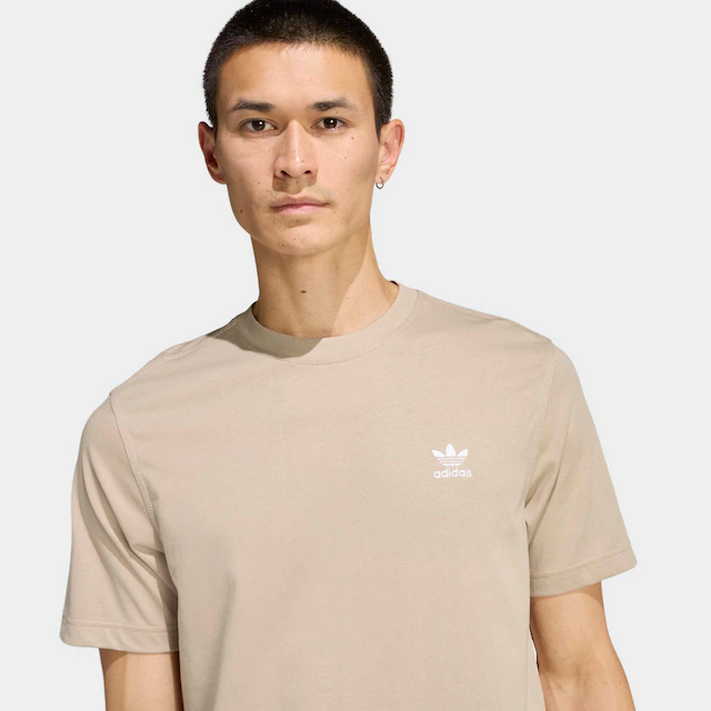 adidas Originals T-Shirt »TREFOIL ESSENTIALS« mit Trefoil Logo auf der Brust, Kurzarm, aus Baumwolljersey