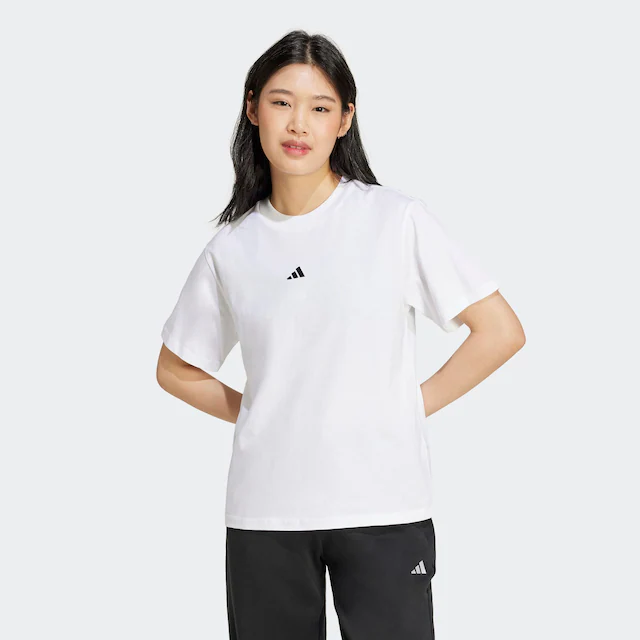 adidas Sportswear T-Shirt »ESSENTIALS BAUMWOLL-, KLEINES LOGO« mit kleinem 3-Streifen Logo auf der Brust, ohne Verschluss