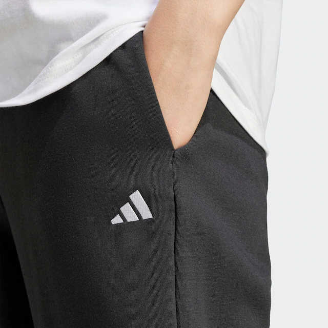 adidas Sportswear Sporthose »ESSENTIALS SMALL LOGO FEEL COZY OPEN-HEM« für Erwachsene, sportlicher Stil, mit Kordelverschluss