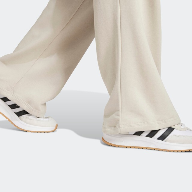 adidas Sportswear Sporthose »ESSENTIALS SMALL LOGO FEEL COZY OPEN-HEM« für Erwachsene, sportlicher Stil, mit Kordelverschluss