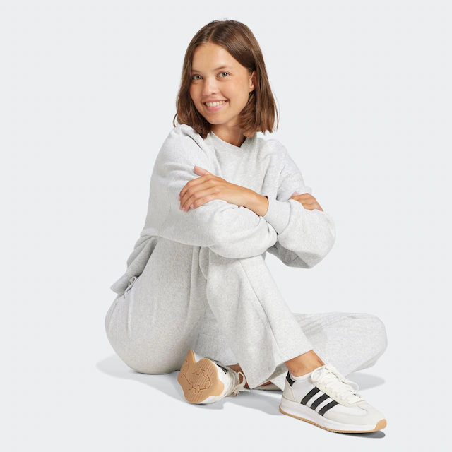 adidas Sportswear Sporthose »ESSENTIALS SMALL LOGO FEEL COZY OPEN-HEM« für Erwachsene, sportlicher Stil, mit Kordelverschluss